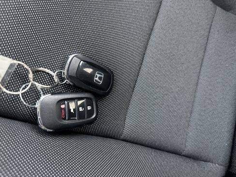 Used 2025 Honda CR-V LX image 20