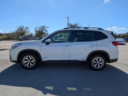Used 2020 Subaru Forester Premium image 8