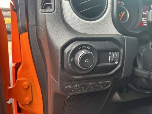 Used 2025 Jeep Wrangler Sport image 14