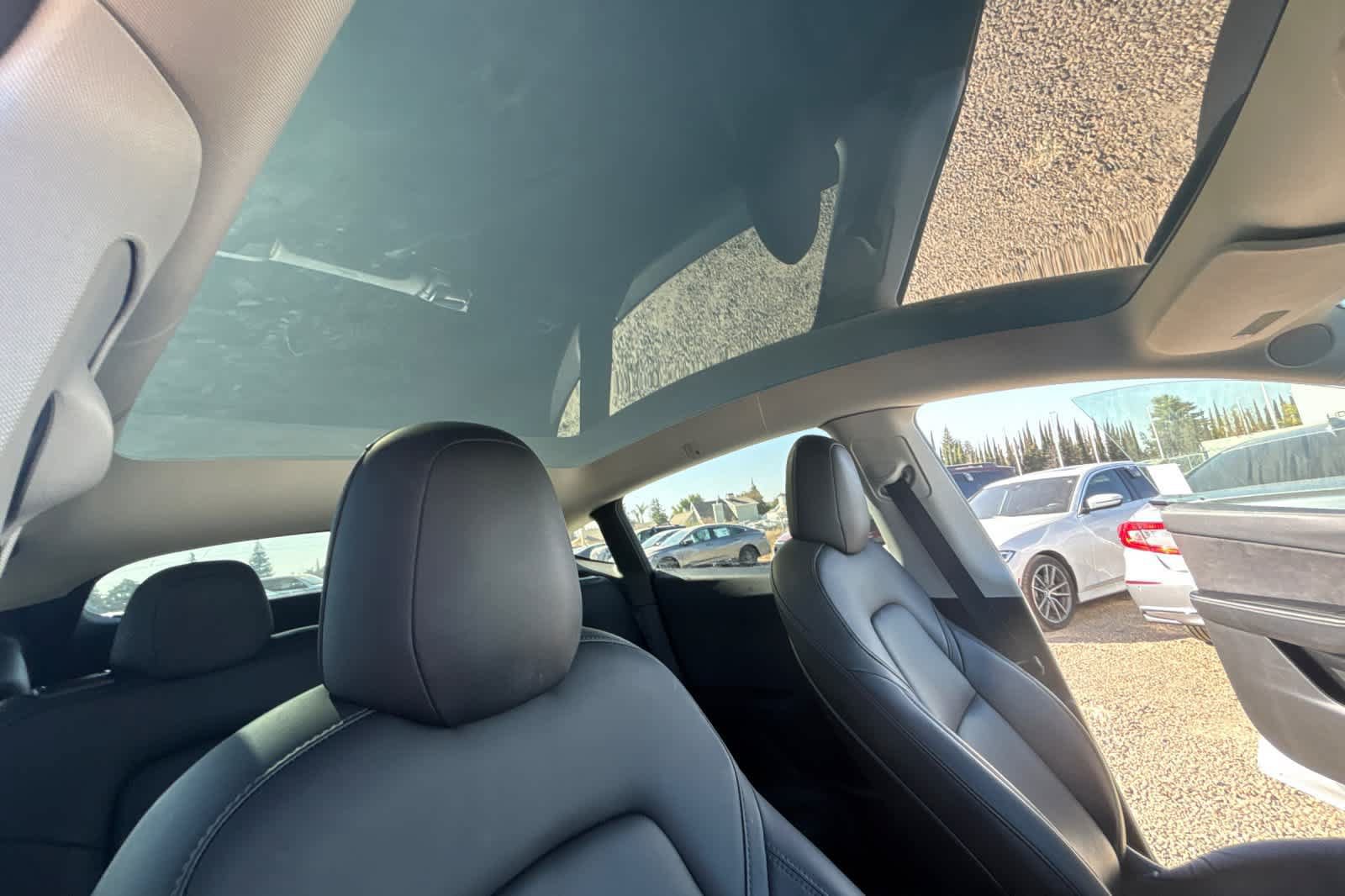 Used 2021 Tesla Model Y Long Range AWD/4WD image 18