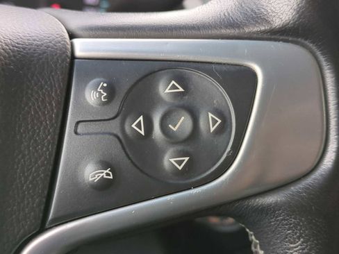 Used 2018 GMC Yukon SLT image 16