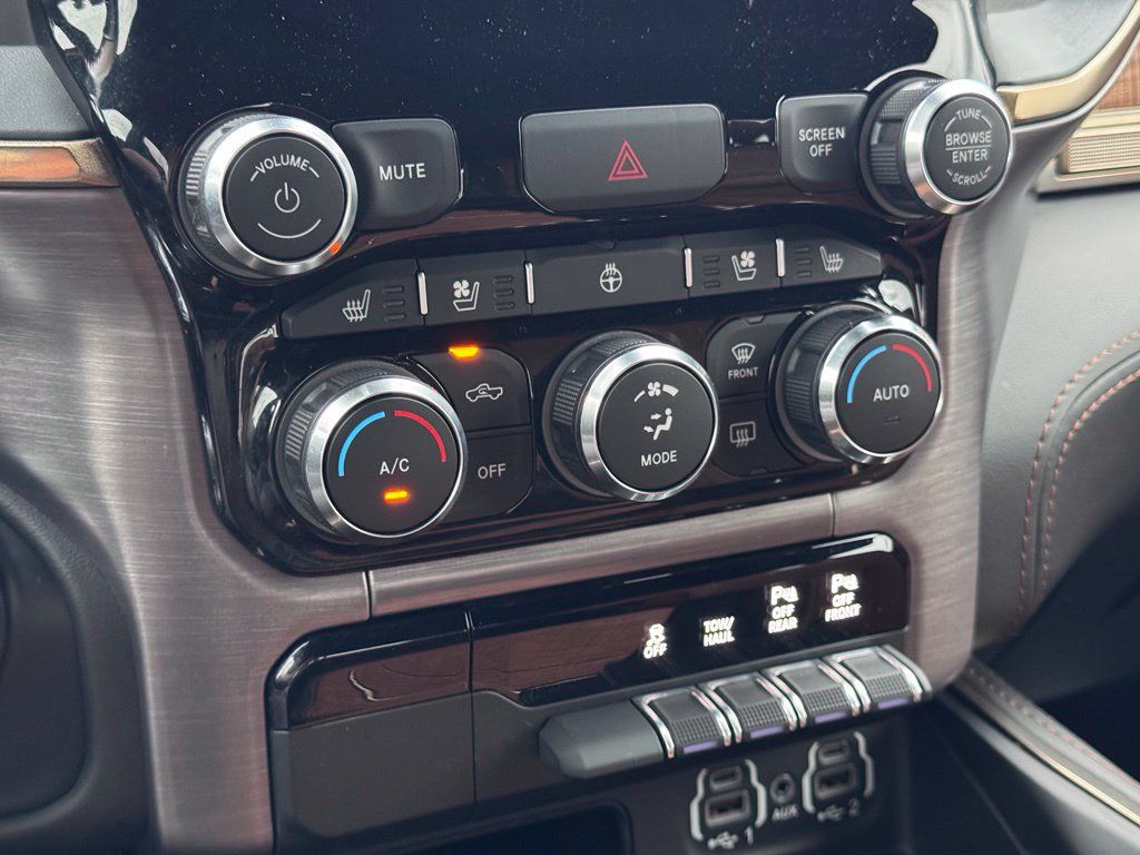 Used 2021 RAM 1500 Limited w/ Body Color Bumper Group AWD/4WD image 14