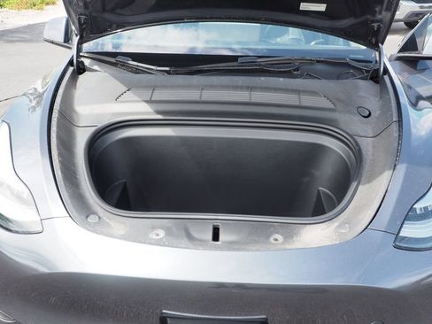 Used 2022 Tesla Model Y Long Range AWD/4WD image 12