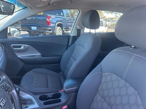 Used 2018 Kia Niro LX image 10