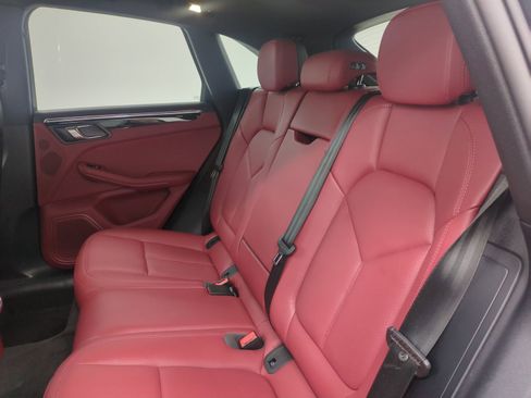Certified 2026 Porsche Macan AWD/4WD image 16