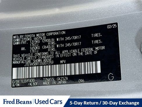 Used 2025 Toyota 4Runner SR5 AWD/4WD image 32