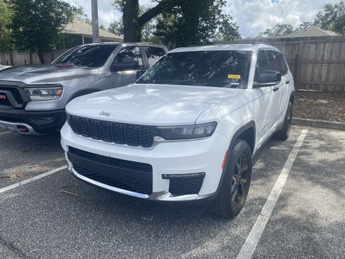 Used 2021 Jeep Grand Cherokee L Limited AWD/4WD image 13