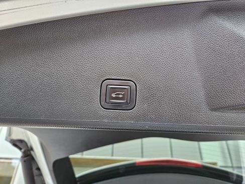 Used 2016 Cadillac SRX Luxury AWD/4WD image 13