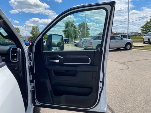 New 2026 RAM 2500 Big Horn AWD/4WD image 33