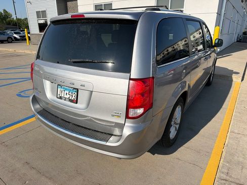 Used 2018 Dodge Grand Caravan SXT FWD image 9