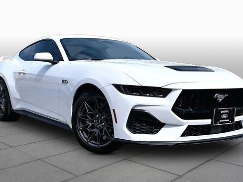 Used 2025 Ford Mustang GT Premium w/ GT Performance Package RWD image 3