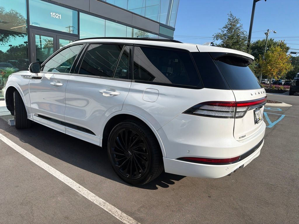 Used 2024 Lincoln Aviator Black Label w/ Jet Package AWD/4WD image 2