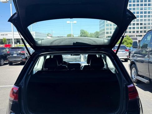 Used 2015 Volkswagen Golf S FWD image 34