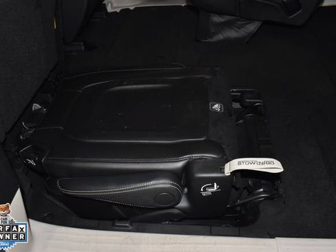 Certified 2024 Chrysler Pacifica Touring-L FWD image 35