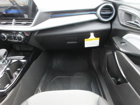 New 2026 Chevrolet Trax LT image 16