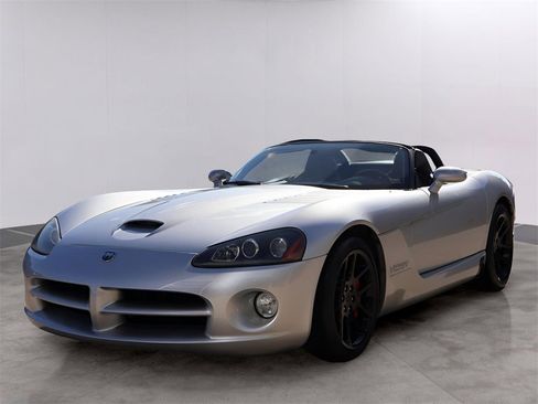 Used 2003 Dodge Viper SRT-10 image 3