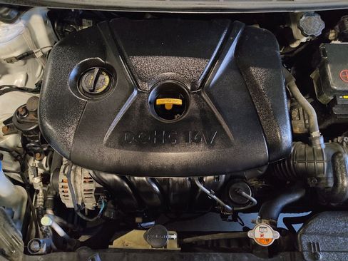 Used 2016 Hyundai Elantra Limited w/ Option Group 04 FWD image 30