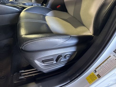 Used 2023 Toyota Corolla XSE image 26