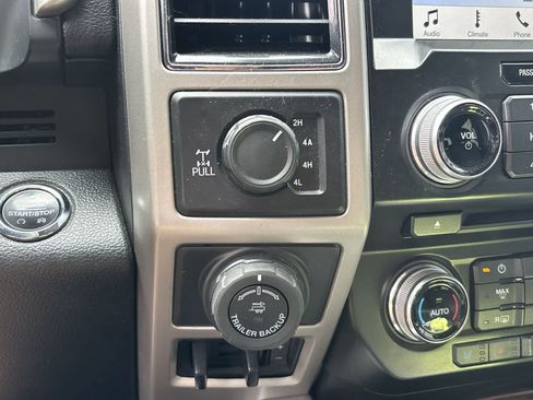 Used 2017 Ford F150 Lariat w/ Equipment Group 501A Mid AWD/4WD image 19
