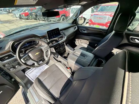 Used 2023 Chevrolet Suburban Premier image 20