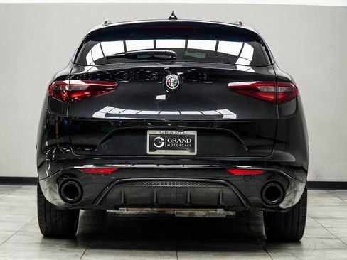 Used 2023 Alfa Romeo Stelvio Estrema image 12