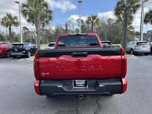 Used 2022 Toyota Tundra SR5 w/ SR5 Convenience Package image 9