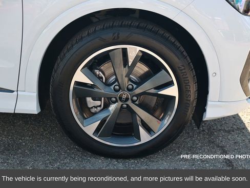 Used 2024 Audi Q4 e-tron Premium Plus w/ Premium Plus image 8