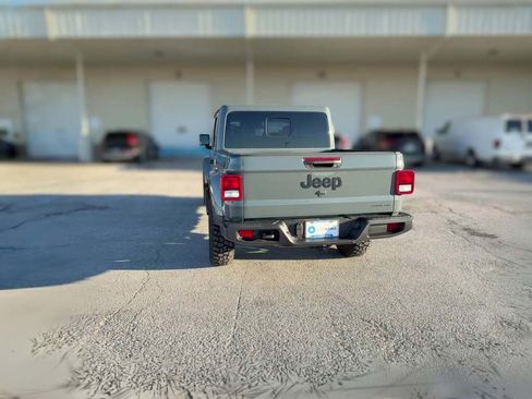 New 2025 Jeep Gladiator Sport image 9