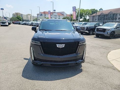 Used 2021 Cadillac Escalade Sport Platinum w/ LPO, ONYX Package image 2
