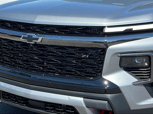 New 2026 Chevrolet Traverse Z71 w/ Driver Confidence Package AWD/4WD image 9