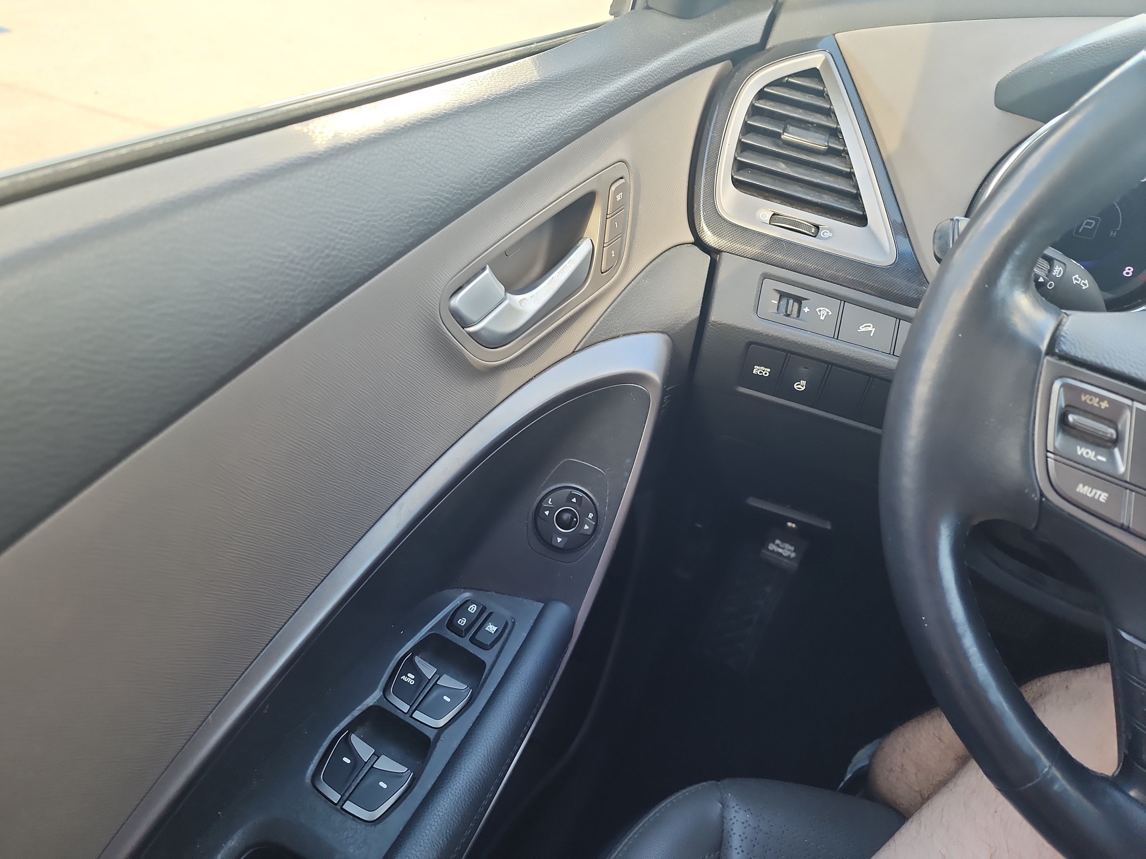 Used 2014 Hyundai Santa Fe Sport w/ Technology Package 14 FWD image 24