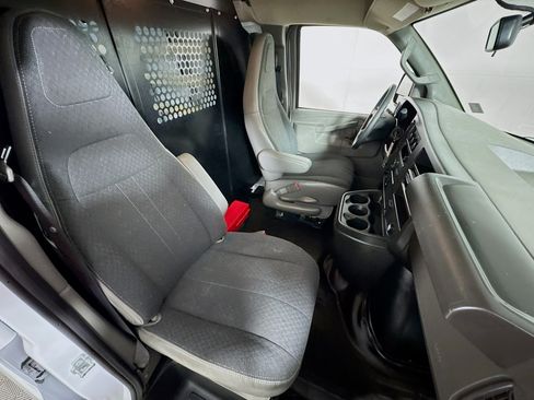 Used 2025 GMC Savana 2500 w/ Driver Convenience Package RWD image 24