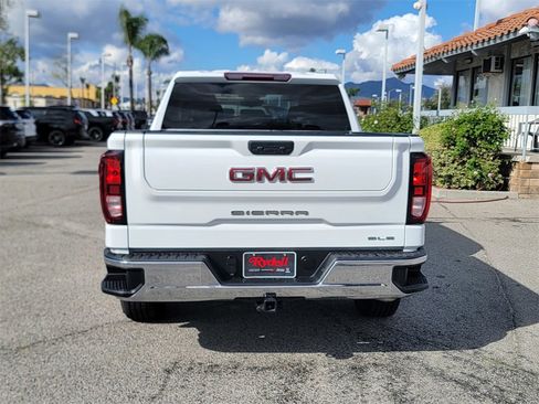 Used 2024 GMC Sierra 1500 SLE image 7