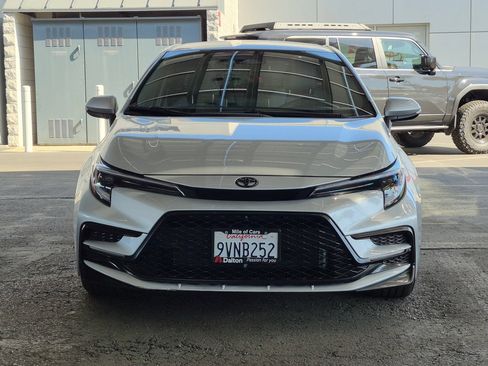 Used 2026 Toyota Corolla SE FWD image 2