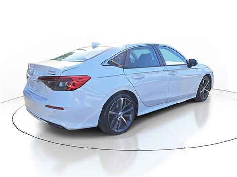 Used 2022 Honda Civic Touring image 4