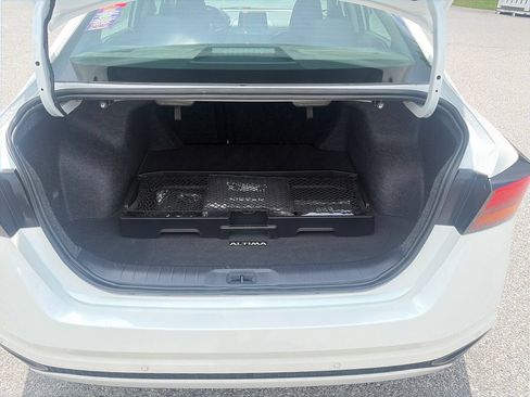 Used 2024 Nissan Altima 2.5 SV AWD/4WD image 22