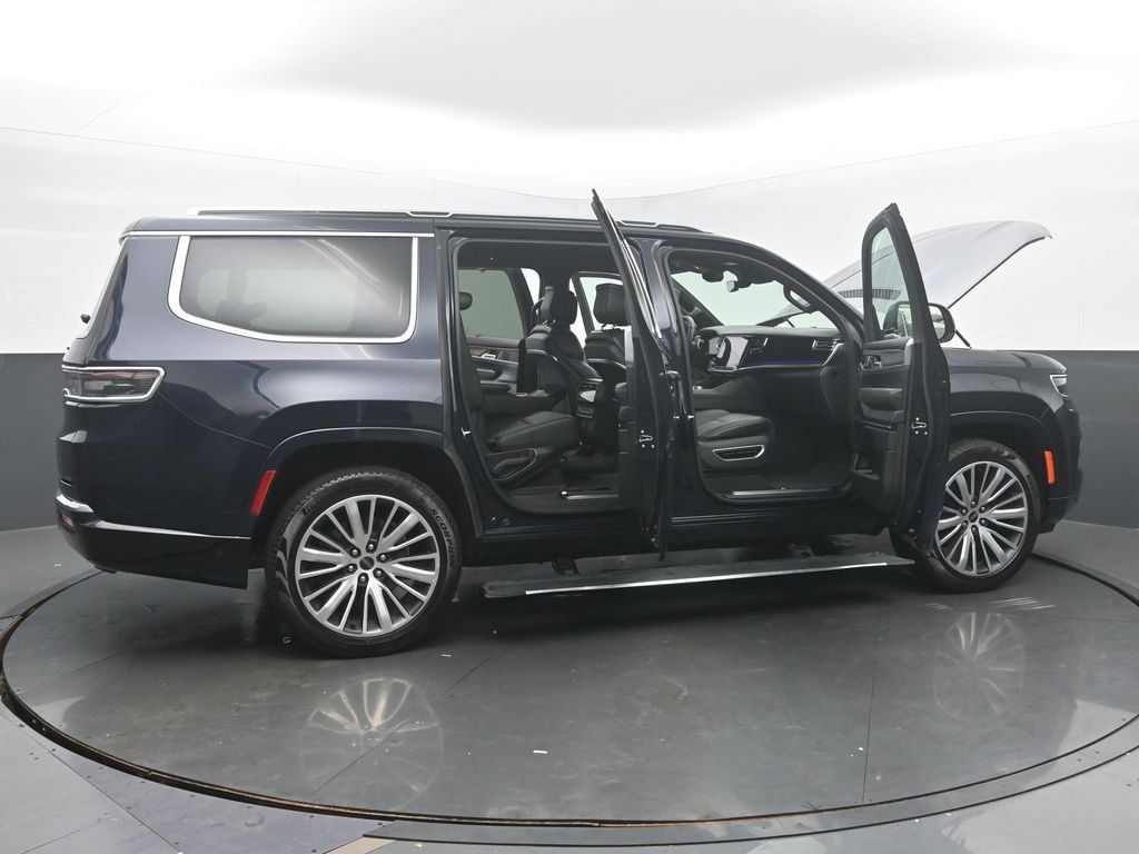 Used 2025 Jeep Grand Wagoneer 4WD image 60