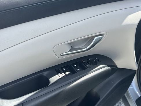 Certified 2025 Hyundai Tucson SEL image 18