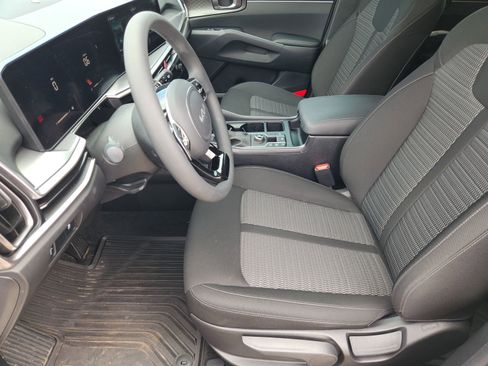 Used 2025 Kia Sorento LX FWD image 15