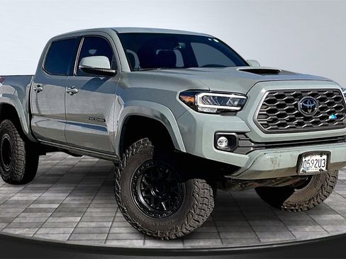 Used 2023 Toyota Tacoma TRD Off-Road image 2