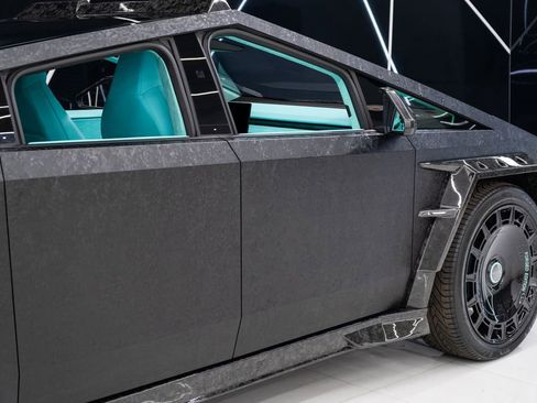 Used 2025 Tesla Cybertruck AWD Crew Cab image 12