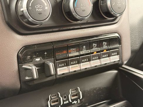 Used 2020 RAM 2500 Big Horn w/ Level 1 Equipment Group image 39