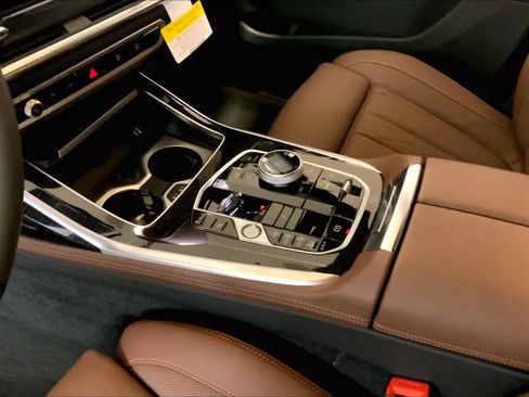 New 2026 BMW X7 xDrive40i AWD/4WD image 7