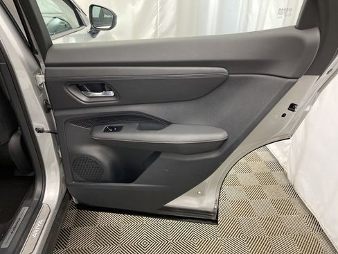 Used 2023 Nissan Ariya AWD image 31