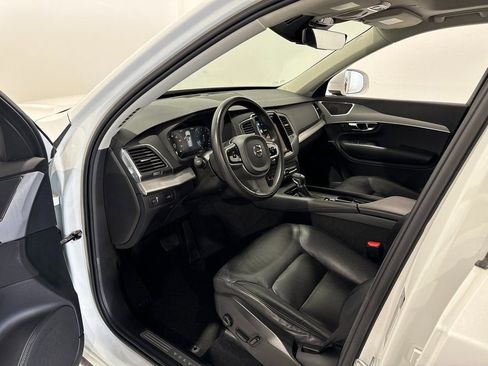 Used 2022 Volvo XC90 T5 Momentum image 16