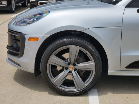 Used 2022 Porsche Macan AWD/4WD image 8