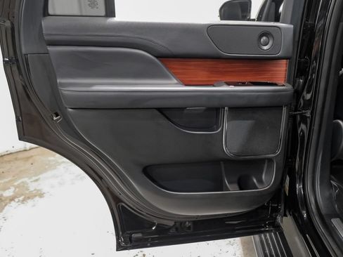 Used 2024 Lincoln Navigator Reserve AWD/4WD image 47