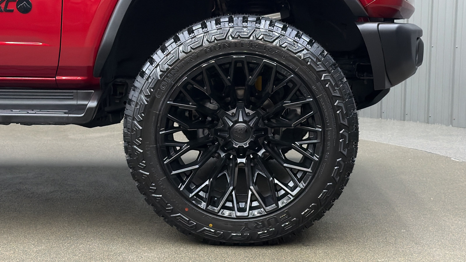 Used 2025 Ford Bronco Heritage Edition AWD/4WD image 9
