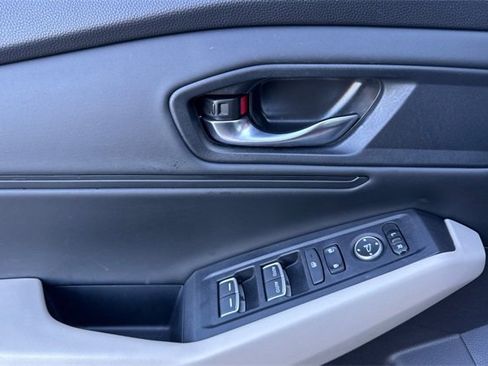 Used 2023 Honda Accord EX image 11