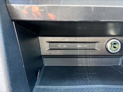 Used 2022 Volkswagen Tiguan SEL R-Line image 16